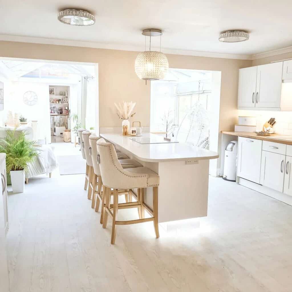 Lighting That Highlights Neutral Walls