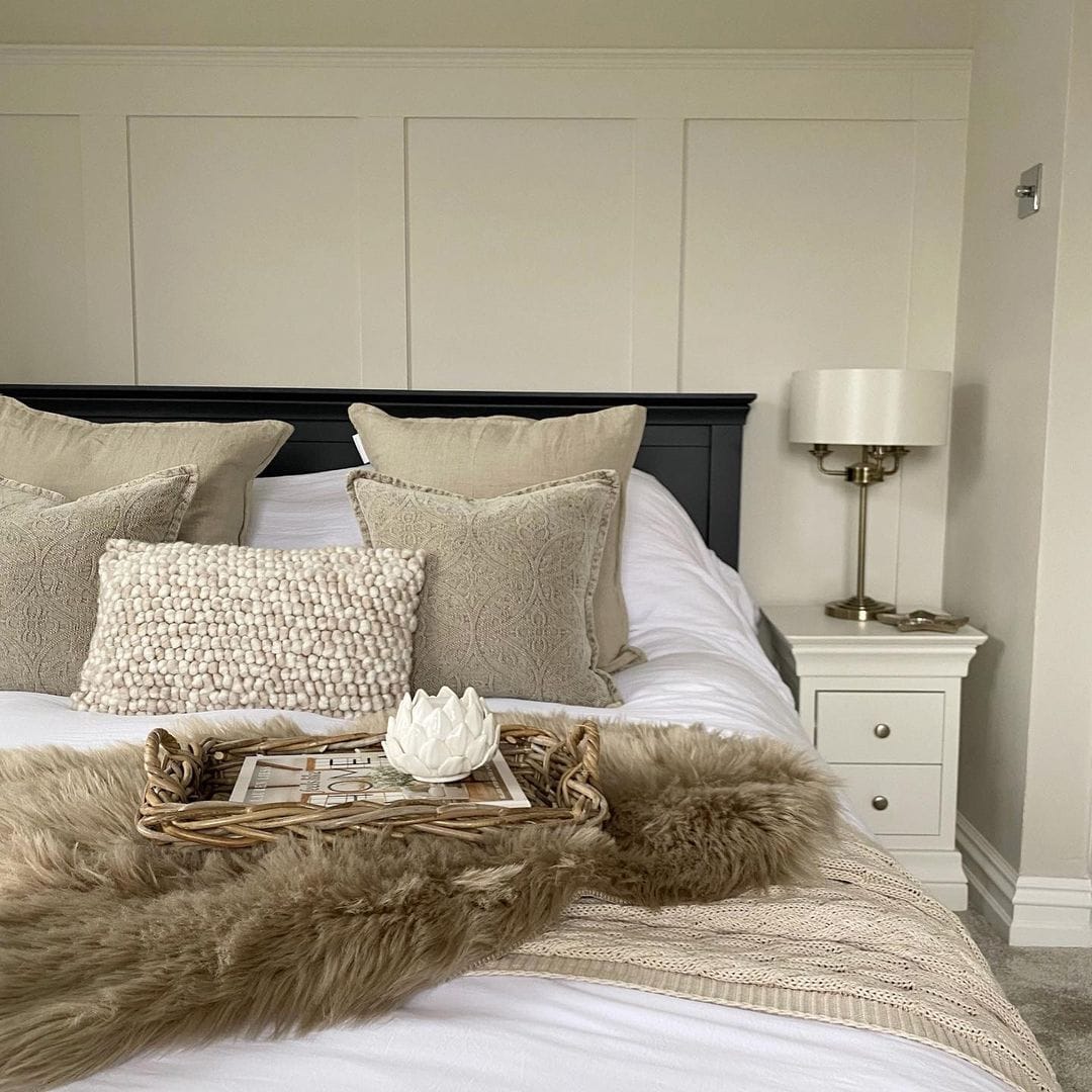 30 Black Headboard Bedroom Ideas for a Great Night’s Sleep