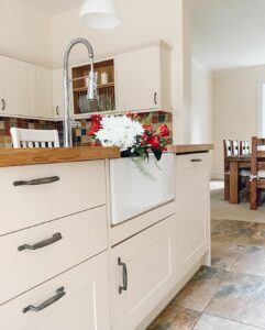Simple Kitchen Design With Classic Accents